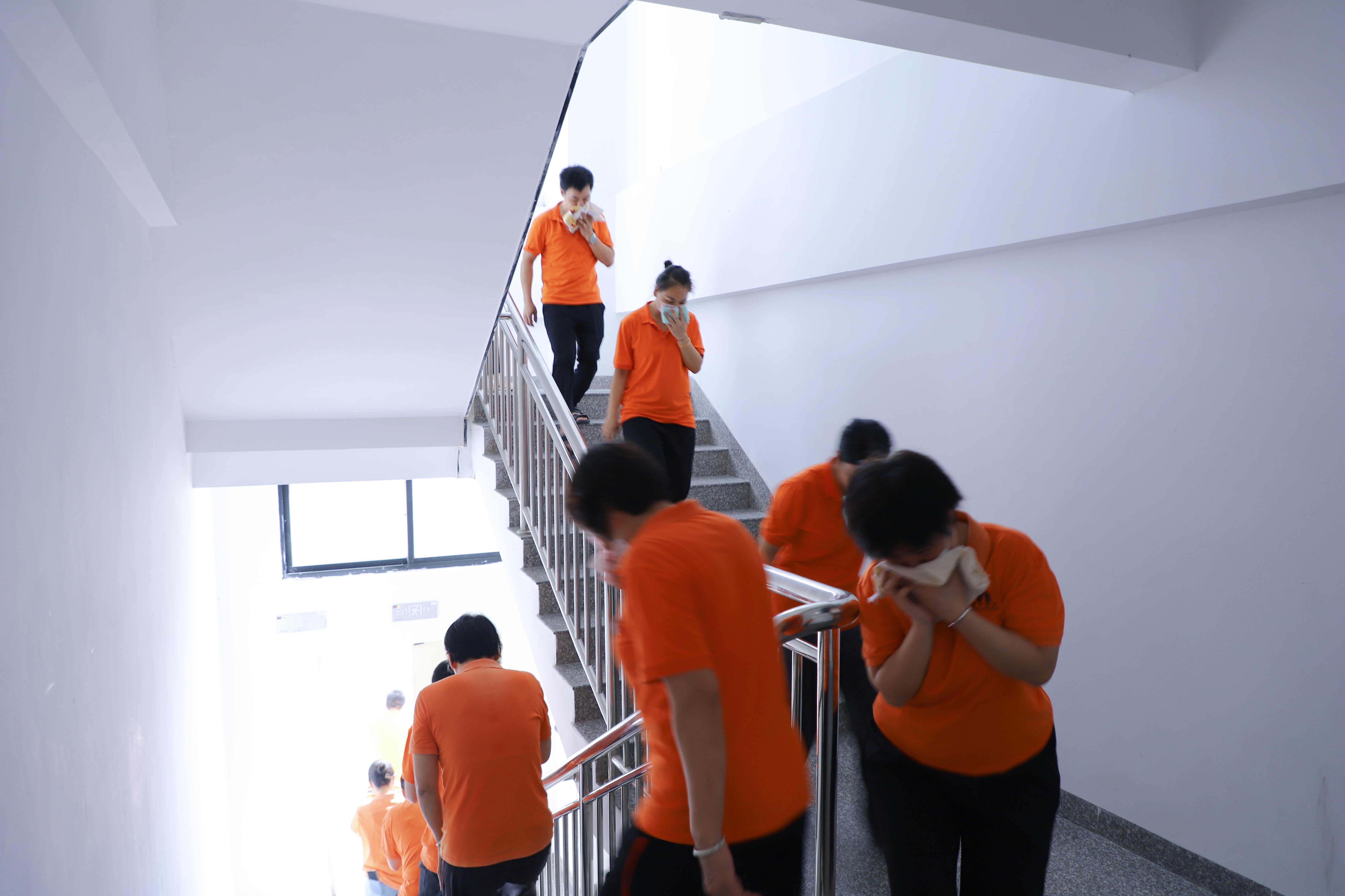 07应急逃生演练.jpg